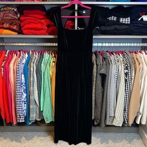 Old Navy black velvet cap sleeve back cut out 2 pocket  jumpsuit size S NWOT